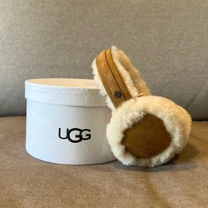 SOLD UGG Shearling earmuffs in Chestnut color